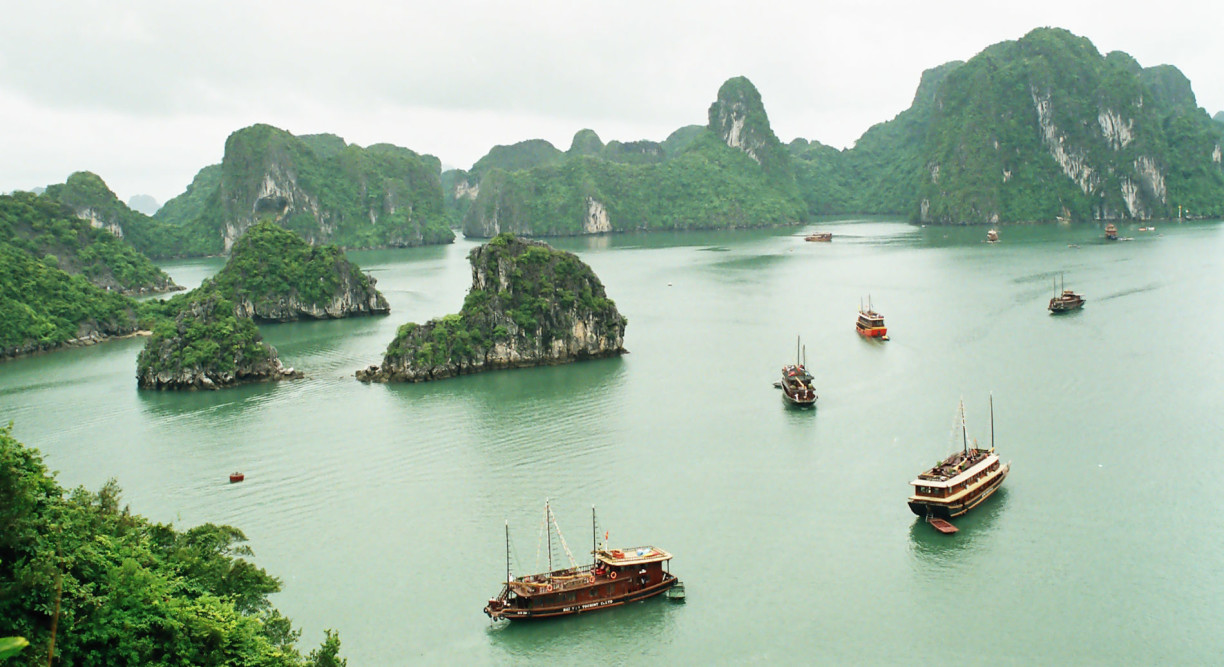 halong bay- vietname