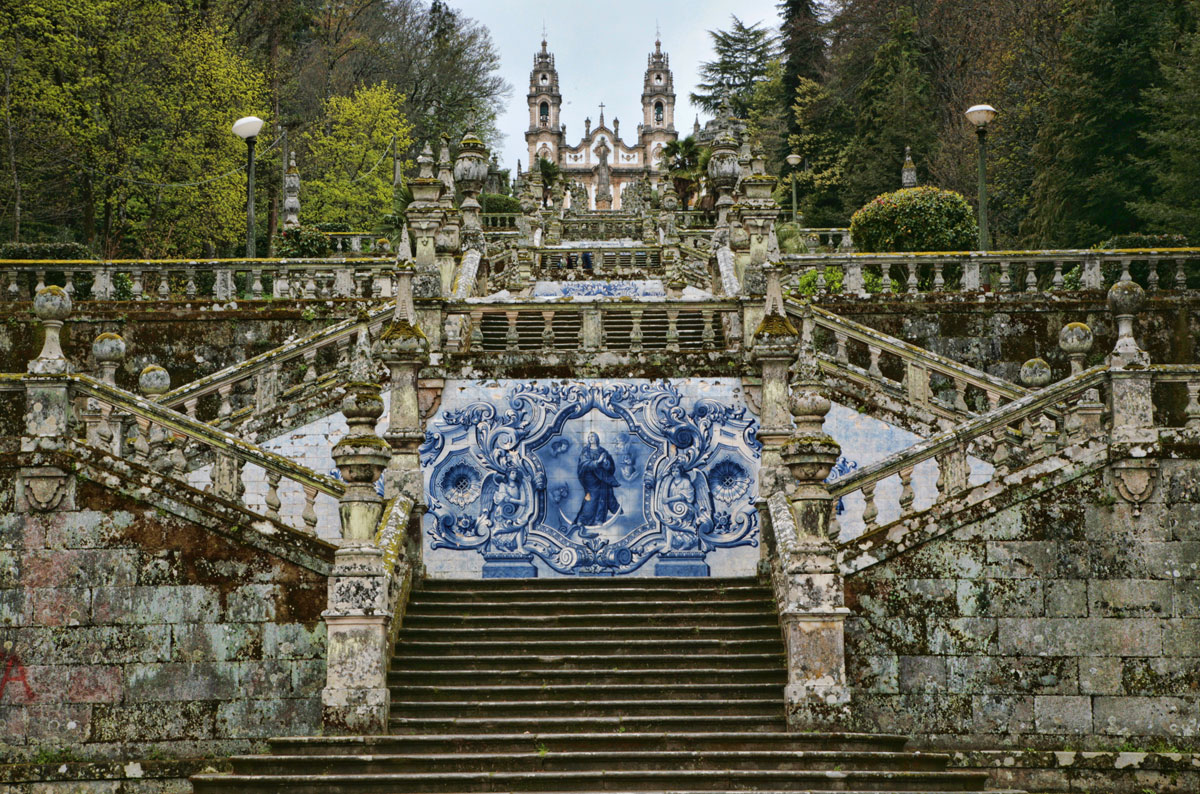 Escadaria de acesso ao Santuário de N.Sra. dos Remédios