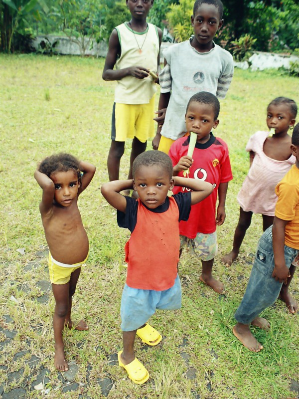 Crianças em São Tomé