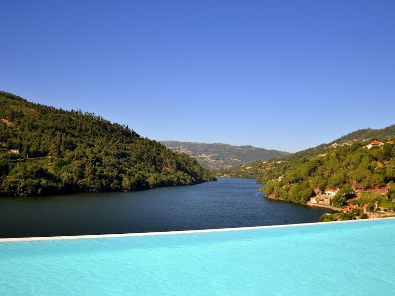 Melhores hotéis com piscina em Portugal