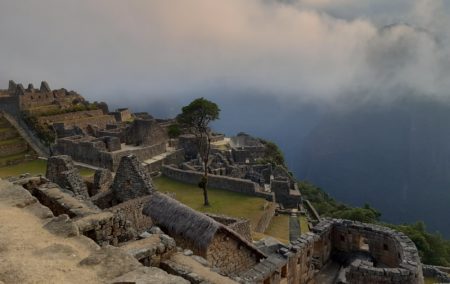 Viagem no comboio The First Class operado pela empresa IncaRail de Cusco a Machu Picchu