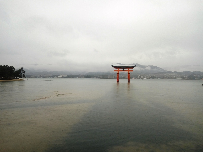 Ilha de Miyajima - A célebre Porta Tori da religião do Xintoísmo, a mais famosa do Japão